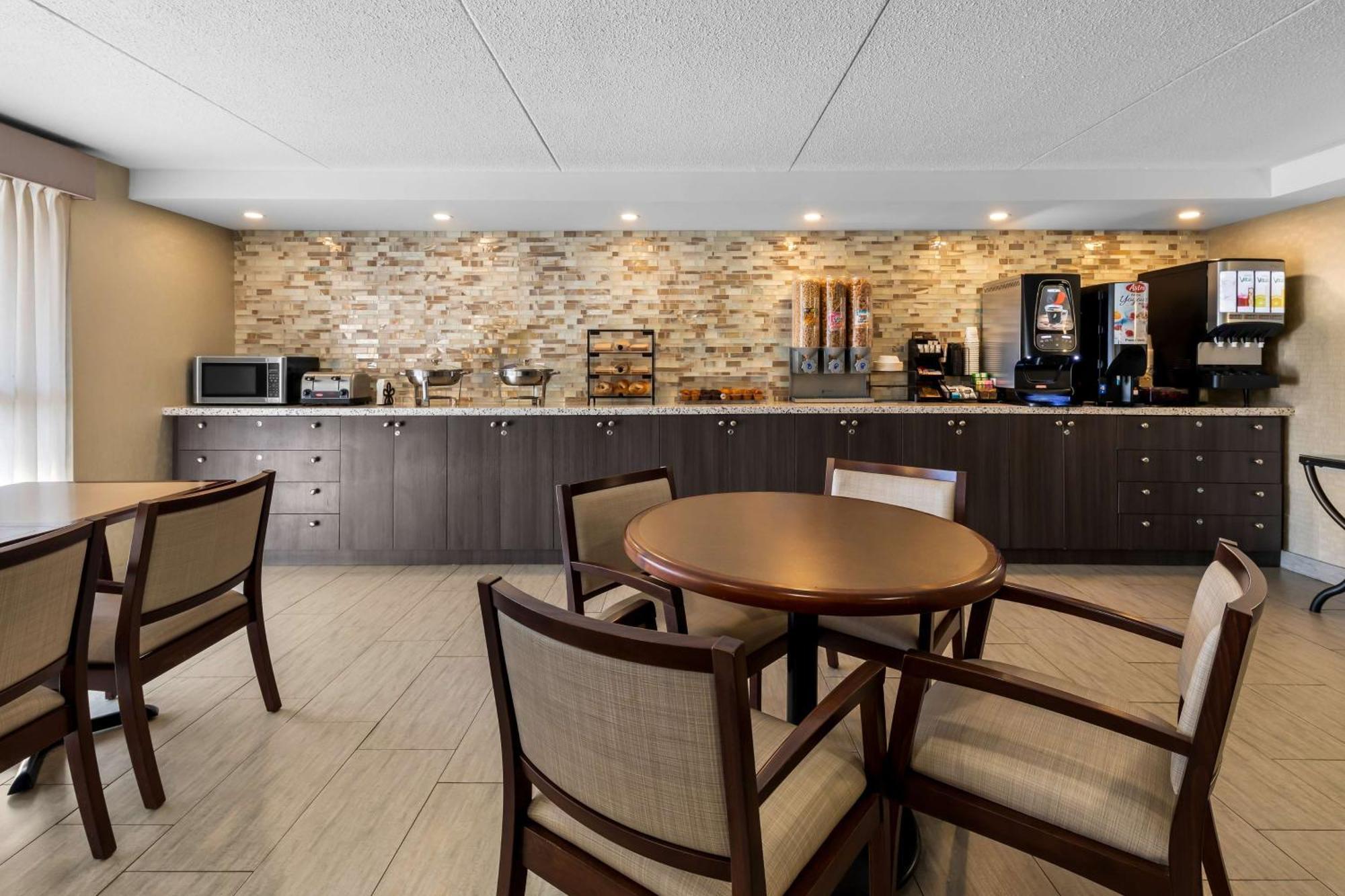 Best Western Halton Hills Джорджтаун Экстерьер фото